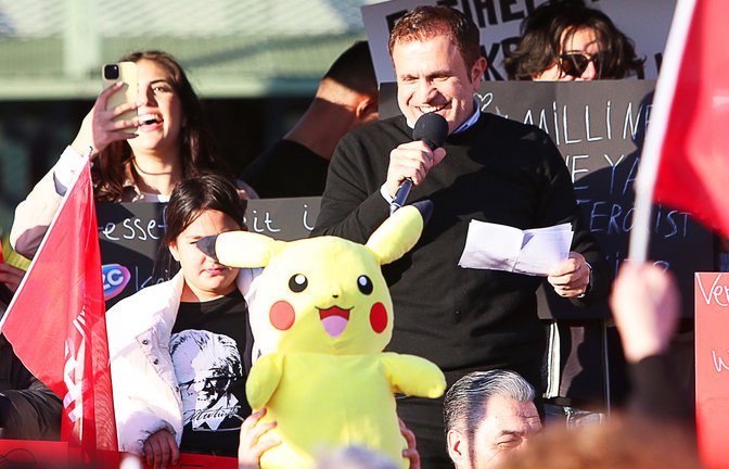 Auch bei einer Kundgebung in Mannheim war das gelbe Pokémon Pikachu zu sehen.<span class='image-autor'>Foto: Dieter Leder/ </span>