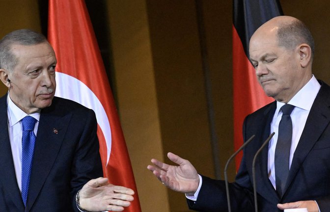 Für Erdogan (li.) ist Kanzler Scholz nur „der andere“.<span class='image-autor'>Foto: AFP/ Schwarz</span>