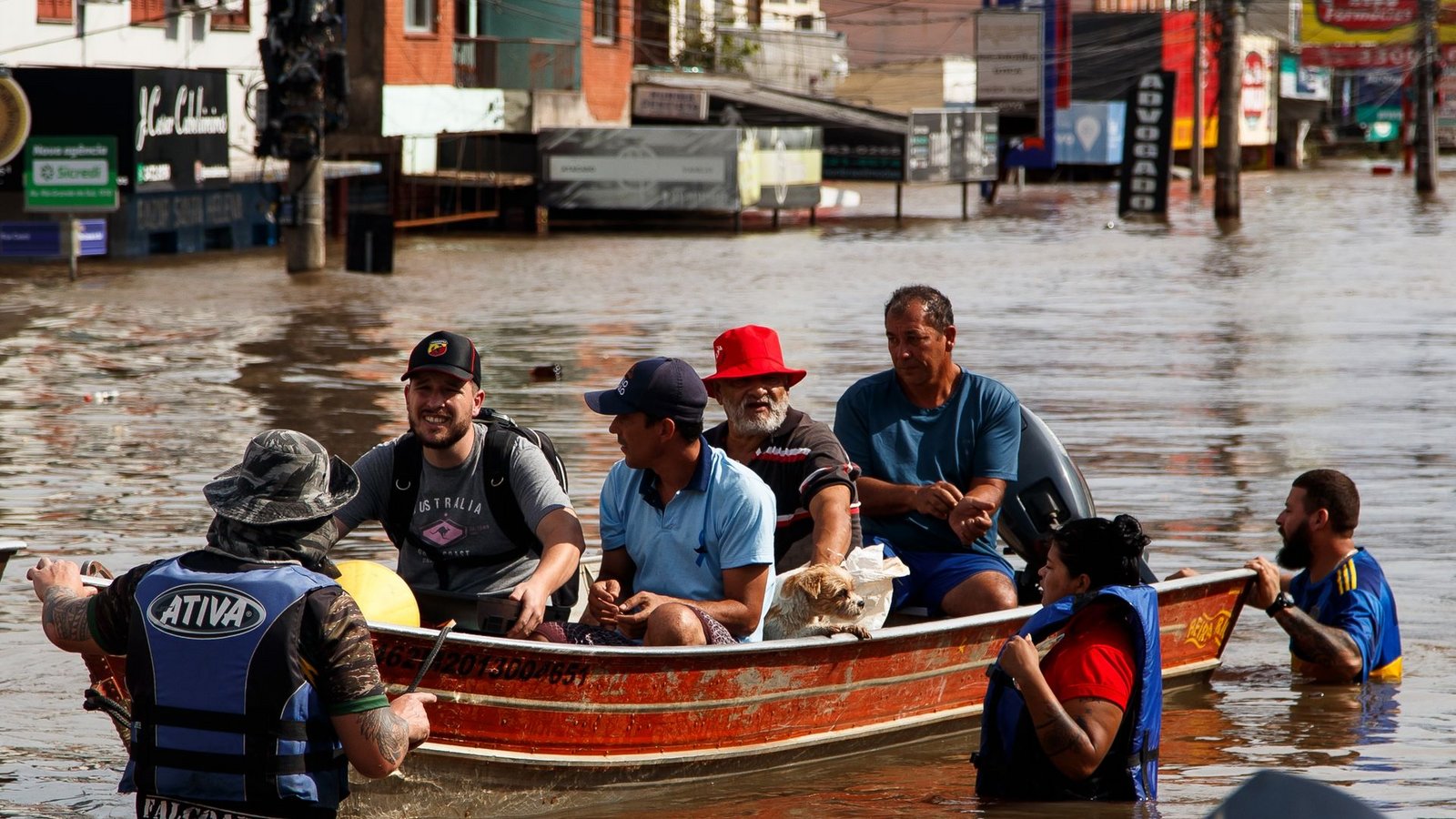 Rettungskräfte sind in der Region Rio Grande do Sul im Einsatz.Foto: Claudia Martini/XinHua/dpa