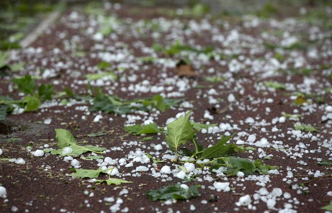 Erneut kann sich in BW Hagel bilden (Archivbild).<span class='image-autor'>Foto: IMAGO / Horst Rudel</span>
