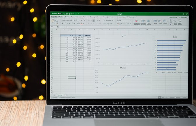 Erfahren Sie, wie Sie eine Word-Tabelle schnell und einfach in Excel umwandeln können. Folgen Sie unserer Schritt-für-Schritt Anleitung für eine nahtlose Übertragung.<span class='image-autor'>Foto: Kamil Zajaczkowski / Shutterstock.com</span>
