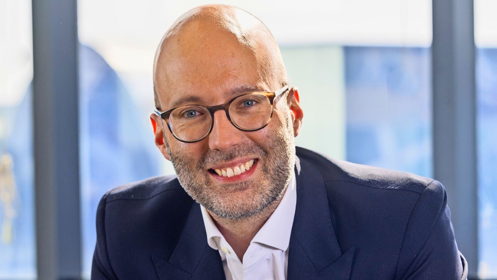 Claudius Steinhoff (38) gehört als Stabschef von Ola Källenius ab 1. Februar zum engsten Mitarbeiterkreis des Vorstandsvorsitzenden von Mercedes-Benz.Foto: Mercedes-Benz AG Claudius Steinhoff (38) gehört als Stabschef von Ola Källenius ab 1. Februar zum engsten Mitarbeiterkreis des Vorstandsvorsitzenden von Mercedes-Benz.Foto: Mercedes-Benz AG