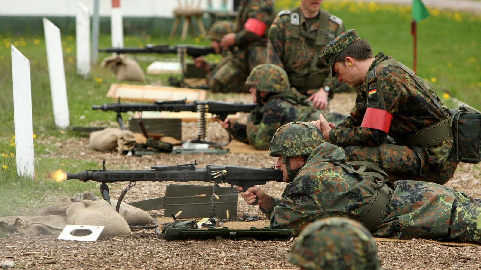 Bundeswehrsoldaten bei einer Schießübung.Foto: imago sportfotodienst/imago sportfotodienst