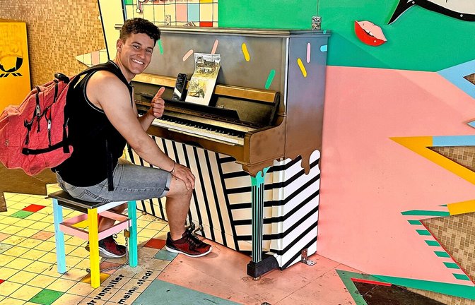 Begeisterter Open-Piano-Spieler an der Stadtbahnhaltestelle: Simeon<span class='image-autor'>Foto: Jan Sellner/ </span>
