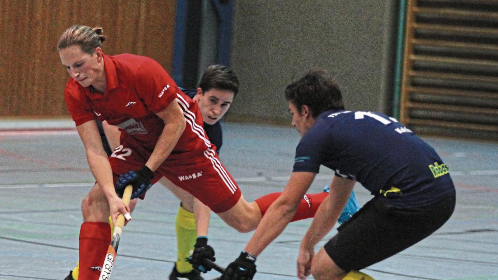 Jeremias Mang (Mitte) sorgte mit zwei Treffern dafür, dass der Bietigheimer HTC mit 3:0 gegen den TSV Ludwigsburg führte. Foto: Nachreiner Jeremias Mang (Mitte) sorgte mit zwei Treffern dafür, dass der Bietigheimer HTC mit 3:0 gegen den TSV Ludwigsburg führte. Foto: Nachreiner