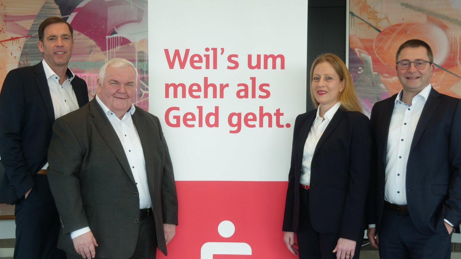Strahlende Gesichter bei den Vorständen der Sparkasse Pforzheim-Calw (von links): Sven Eisele, Hans Neuweiler, Kerstin Gatzlaff und Dr. Georg Stickel verkünden bei der Bilanzpressekonferenz am Freitag durchweg gute Zahlen.  Foto: Friedrich