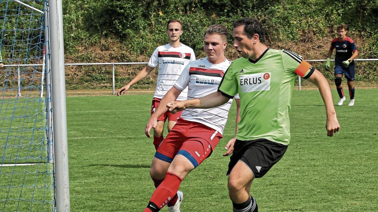 Wiernsheims Torwart (rechts) ist längst überwunden, doch dieses Mal reicht es dem SVI nicht für ein Tor. Am Ende steht trotzdem ein 5:0. Foto: Küppers Wiernsheims Torwart (rechts) ist längst überwunden, doch dieses Mal reicht es dem SVI nicht für ein Tor. Am Ende steht trotzdem ein 5:0. Foto: Küppers