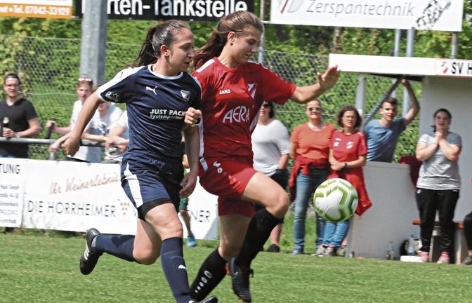 Anna-Lena Collmer (rechts) erzielte innerhalb von noch nicht einmal einer Viertelstunde einen lupenreinen Hattrick gegen den MTV Stuttgart. Foto: Archiv/Nachreiner