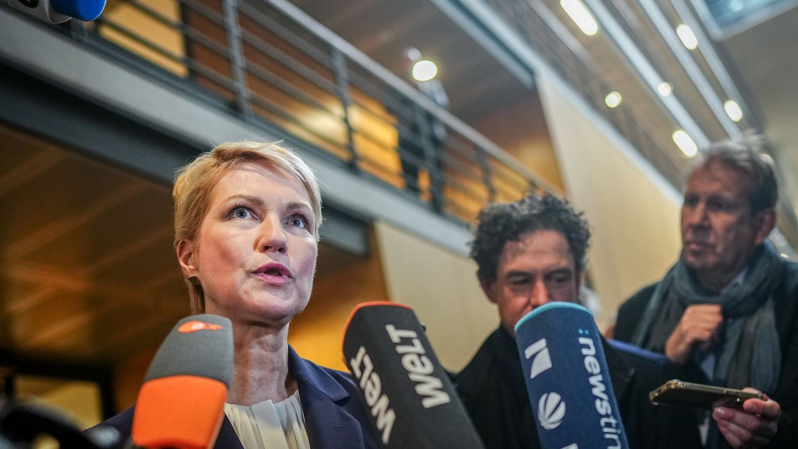 Mecklenburg-Vorpommerns Ministerpräsidentin Manuela Schwesig vor den Gesprächen.Foto: dpa/Kay Nietfeld Mecklenburg-Vorpommerns Ministerpräsidentin Manuela Schwesig vor den Gesprächen.Foto: dpa/Kay Nietfeld