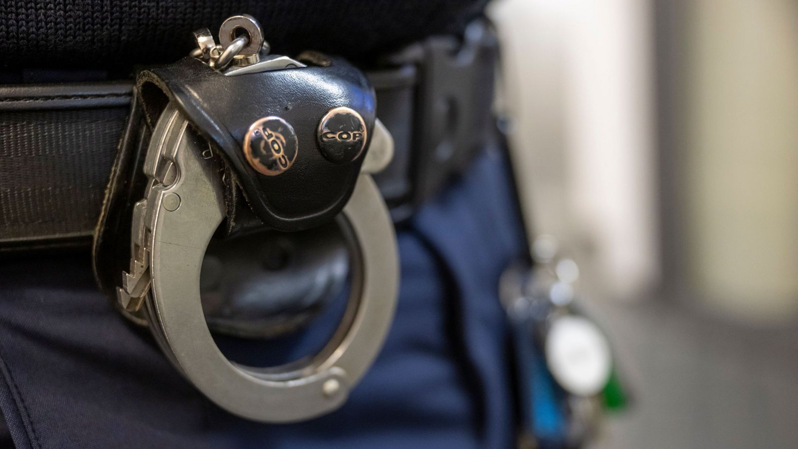 Die Polizei konnte einen Verdächtigen fassen. (Symbolbild)Foto: Peter Kneffel/dpa/Peter Kneffel