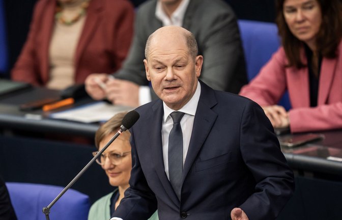 Bundeskanzler Olaf Scholz bei der Regierungsbefragung im Bundestag.<span class='image-autor'>Foto: dpa/Michael Kappeler</span>