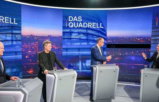 Bei RTL/ntv traten die Kanzlerkandidaten Olaf Scholz (SPD, v. l.), Robert Habeck (Grüne), Friedrich Merz (CDU) und Alice Weidel (AfD) zum Quadrell an.<span class='image-autor'>Foto: dpa/Kay Nietfeld</span>