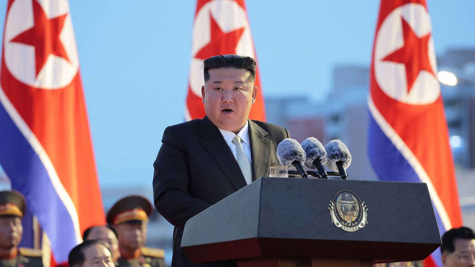 Der nordkoreanische Machthaber Kim Jong Un will das Atomwaffenprogramm Pjöngjangs ausweiten.Foto: AFP PHOTO/KCNA VIA KNS Der nordkoreanische Machthaber Kim Jong Un will das Atomwaffenprogramm Pjöngjangs ausweiten.Foto: AFP PHOTO/KCNA VIA KNS