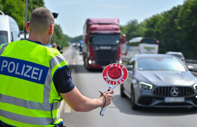 Eine Kontrolle der Bundespolizei an der Grenze zu Polen.<span class='image-autor'>Foto: dpa/Patrick Pleul</span>