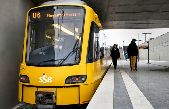 Die SSB in der Landeshauptstadt gehen auf Sparkurs: So wird es weitere Linien zum Flughafen neben der bestehenden U6 vermutlich so schnell nicht geben.<span class='image-autor'>Foto: Lichtgut/Leif Piechowski</span>