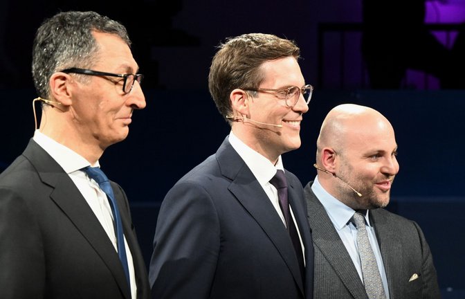 Die Moderatoren haben bei der Diskussion mit Cem Özdemir und Manuel Hagel dem AfD-Mann Markus Frohnmaier (rechts) zu sehr von der Kette gelassen, fanden viele im Netz.<span class='image-autor'>Foto: Bernd Weißbrod/dpa</span>