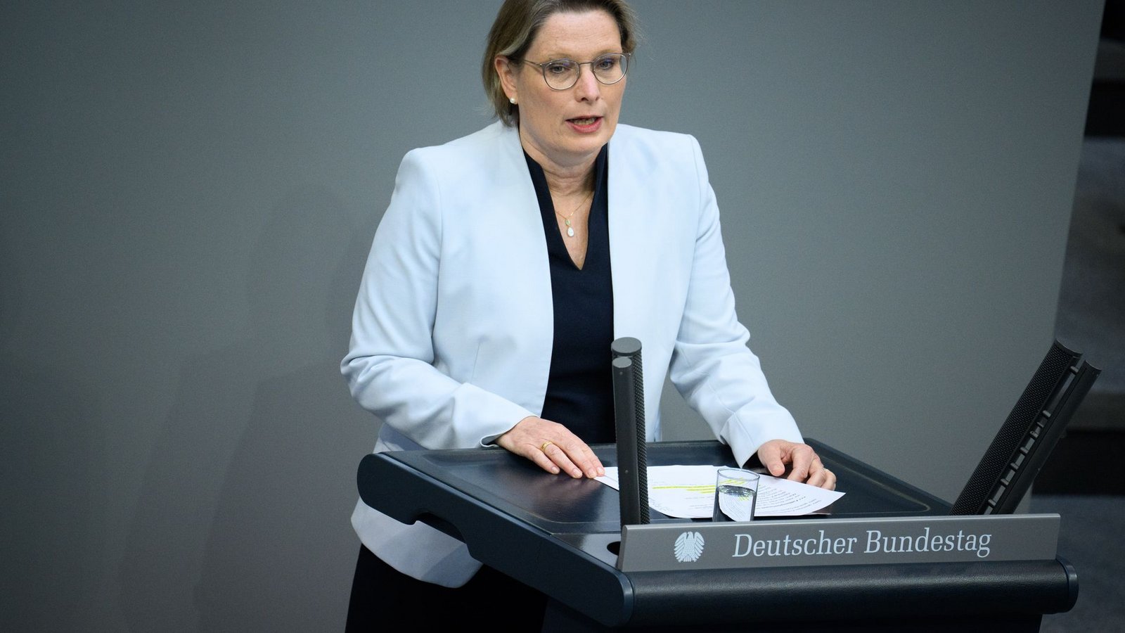 Die Vereinbarung des gemeinsamen Sorgerechts will Bundesjustizministerin Stefanie Hubig (SPD) für nicht verheiratete Eltern einfacher machen. (Archivfoto)Foto: Bernd von Jutrczenka/dpa Die Vereinbarung des gemeinsamen Sorgerechts will Bundesjustizministerin Stefanie Hubig (SPD) für nicht verheiratete Eltern einfacher machen. (Archivfoto)Foto: Bernd von Jutrczenka/dpa