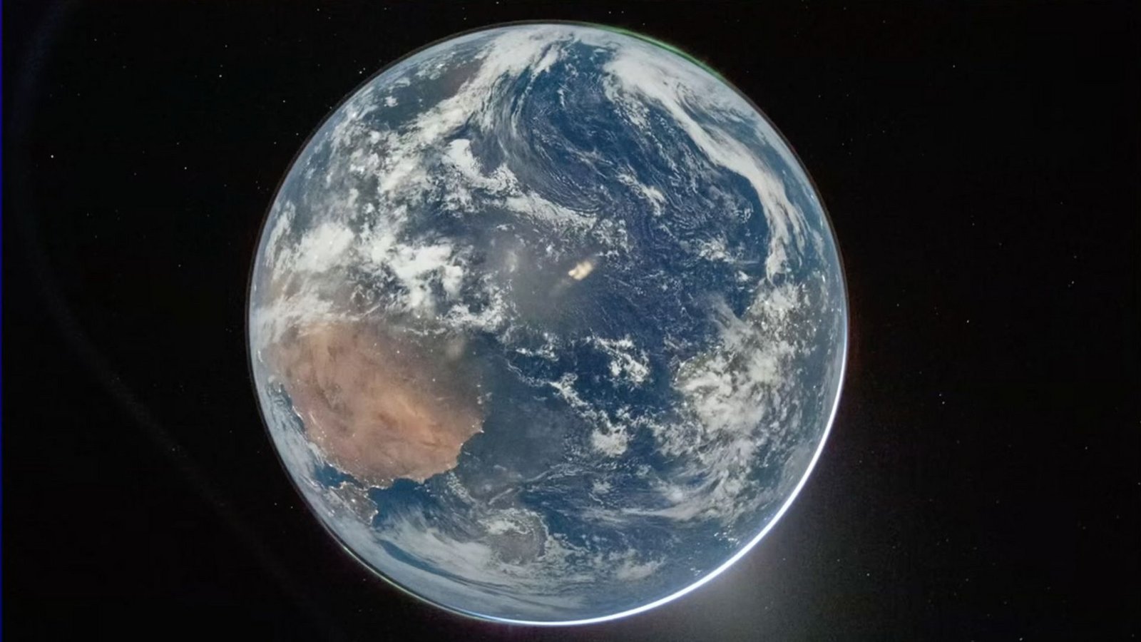 Die "Artemis"-Astronauten schicken Bilder von der Erde zur Erde.Foto: Reid Wiseman/NASA via AP/dpa