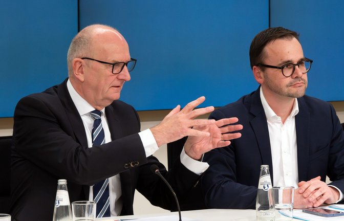 Dietmar Woidke, Brandenburgs Regierungschef, und Jan Redmann, CDU-Landesvorsitzender, präsentieren ihre Ziele für eine gemeinsame Koalition.<span class='image-autor'>Foto: Soeren Stache/dpa</span>