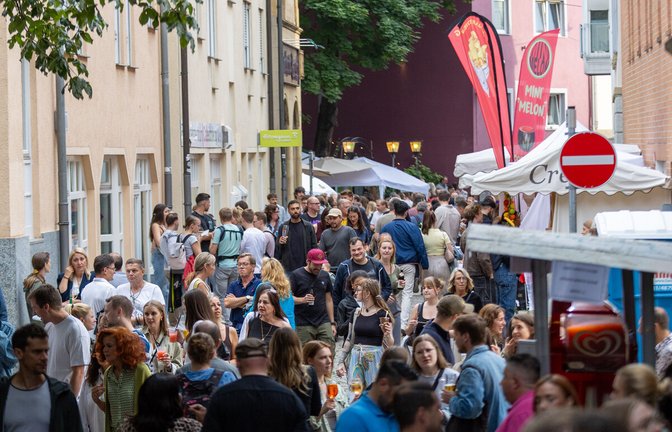 Die engen Gassen des Bohnenviertels machen das Fest so charmant.<span class='image-autor'>Foto: Julian Rettig</span>