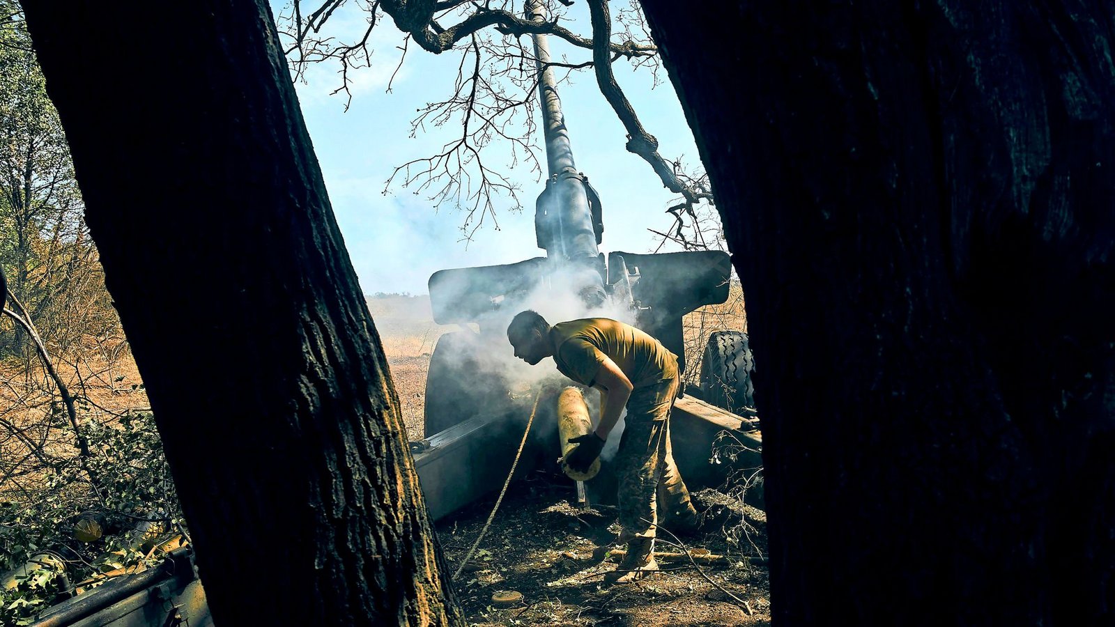 Ein ukrainischer Soldat im Einsatz an der FrontFoto: dpa/Kostiantyn Liberov