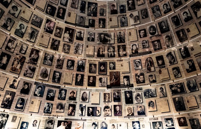 Die Halle der Namen in der Holocaust-Gedenkstätte Yad Vashem in Jerusalem. (Archivbild)<span class='image-autor'>Foto: Fabian Sommer/dpa</span>