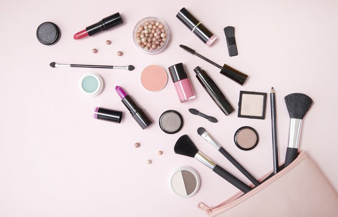Drogerie, Amazon und Co: Hier warten günstige Makeup-Dupes auf Sie.<span class='image-autor'>Foto: Becky Starsmore / shutterstock.com</span>