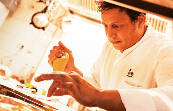 Ben Benasr in seinem neuen Restaurant Bens Weinstube Klink Ben Benasr in seinem neuen Restaurant Bens Weinstube Klink<span class='image-autor'>Foto: Lichtgut/Zophia Ewska</span>