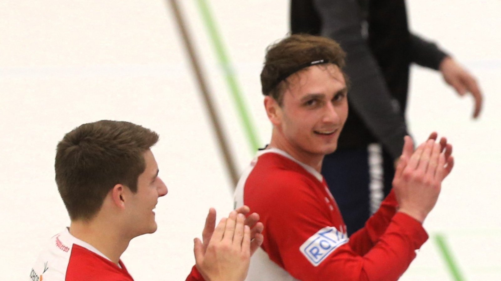 Haben Jakob Kilpper (links) und Jaro Jungclaussen Grund, sich am Samstag über ihre Leistung im letzten Spiel vor Weihnachten zu freuen? Foto: Küppers