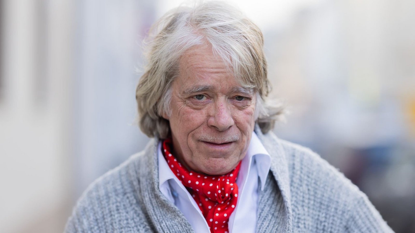 Zu laut - Helge Schneider bricht Konzert ab, kommt dann aber zurück auf die Bühne. (Archivbild)Rolf Vennenbernd/dpa