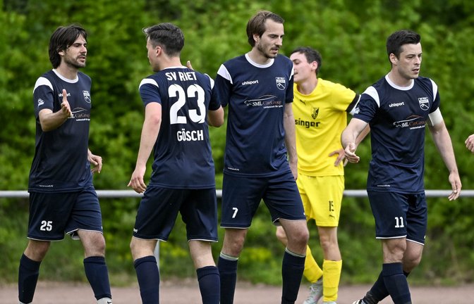 Kann der SV Riet (dunkle Trikots) dem FV Markgröningen II im Spitzenspiel der Kreisliga B 7 ein Bein stellen? <span class='image-autor'>Foto: Leitner</span>