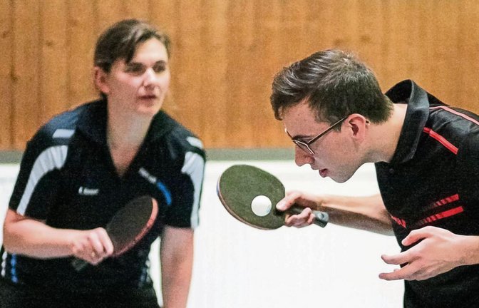 Lukas Fritz und Karin Kasper werden Fünfte beim Mitternachts-Mixedturnier des TSV Großglattbach. Foto: Simecek