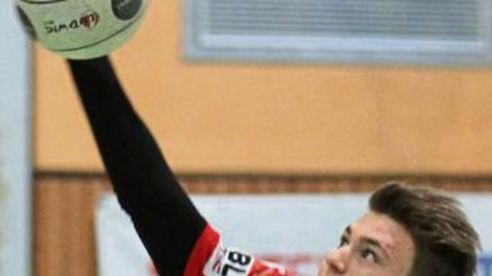 U-18-Weltmeister Johannes Jungclaussen ließ die Abwehr des MTV Rosenheim mehrmals alt aussehen. Foto: Nachreiner U-18-Weltmeister Johannes Jungclaussen ließ die Abwehr des MTV Rosenheim mehrmals alt aussehen. Foto: Nachreiner