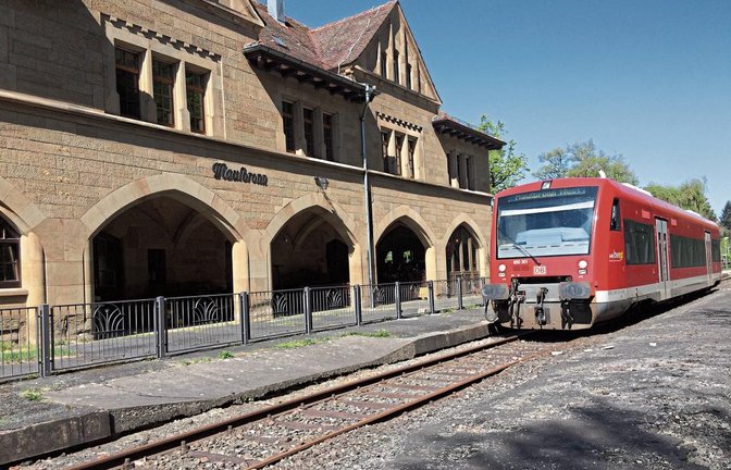 Der Rad-Express Kloster Maulbronn am Maulbronner Stadtbahnhof.  Foto: p
