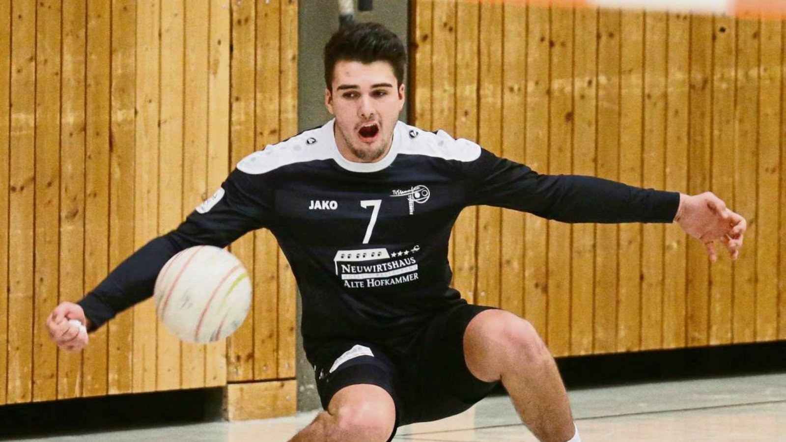 In der Hallenrunde 2014/2015 war Maximilian Gayer mit dem TV Stammheim bereits erstklassig unterwegs. Jetzt ist er mit dem Club aus dem Stuttgarter Norden auch im Feld wieder in die 1. Bundesliga Süd aufgestiegen. Foto: Archiv/Baumann