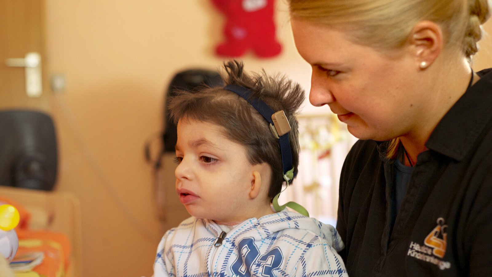 Kinder mit ganz unterschiedlichen Problemlagen werden von den ambulanten Pflegekräften versorgt.Foto: Häusliche Kinderkrankenpflege Kinder mit ganz unterschiedlichen Problemlagen werden von den ambulanten Pflegekräften versorgt.Foto: Häusliche Kinderkrankenpflege