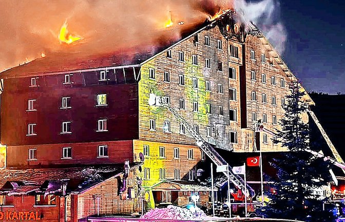 78 Menschen sind bei einem Hotelbrand   in der Provinz Bolu  Ende Januar gestorben.<span class='image-autor'>Foto: dpa/IHA</span>