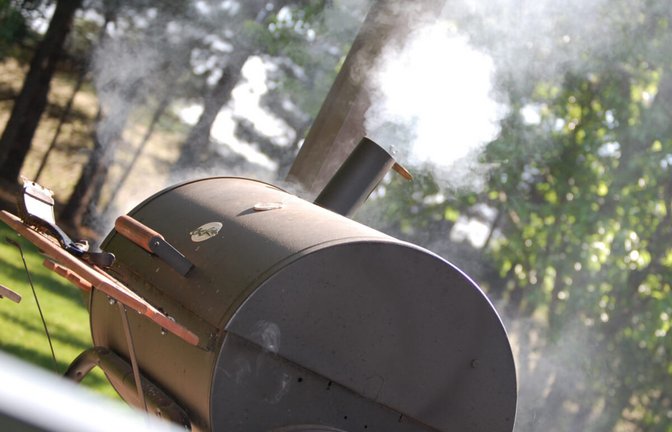 Vor der ersten Benutzung sollte ein Gasgrill eingebrannt werden. Das entfernt Produktionsrückstände und schützt den Grill. Hier erfahren Sie, wie es geht.<span class='image-autor'>Foto: Jay Zee / Shutterstock.com</span>