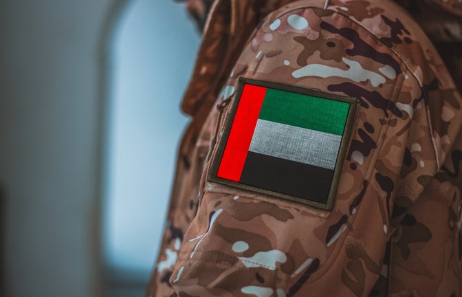 Warum reagieren die Arabischen Emirate nicht offensiv auf die Angriffe des Iran? Das Dilemma der Emirate erklärt.<span class='image-autor'>Foto: Fly Of Swallow Studio / Shutterstock.com</span>