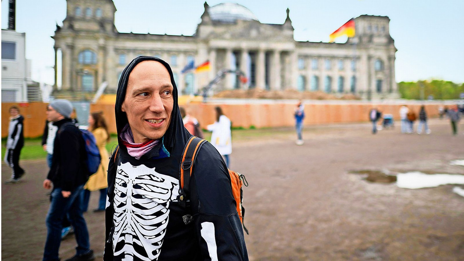 Isst seit mehr als 40 Tagen nichts mehr: der 49-jährige Wolfgang Metzeler-KickFoto: dpa/Sebastian Gollnow Isst seit mehr als 40 Tagen nichts mehr: der 49-jährige Wolfgang Metzeler-KickFoto: dpa/Sebastian Gollnow