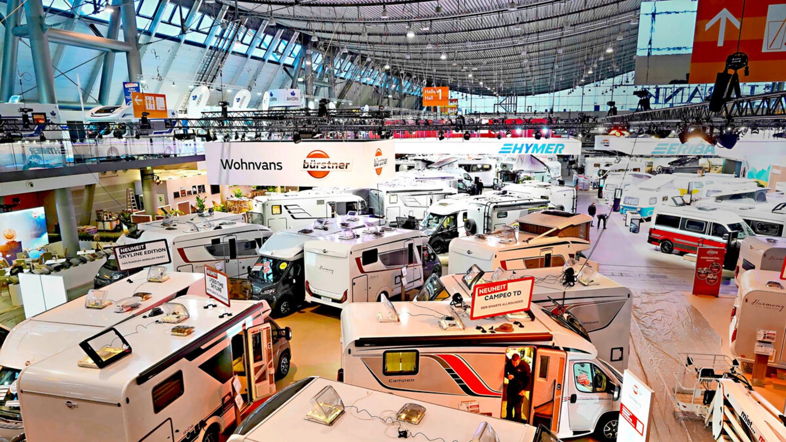 Sie nehmen mittlerweile einen großen Teil der CMT ein: die Caravans und WohnmobileFoto: Andreas Rosar Sie nehmen mittlerweile einen großen Teil der CMT ein: die Caravans und WohnmobileFoto: Andreas Rosar