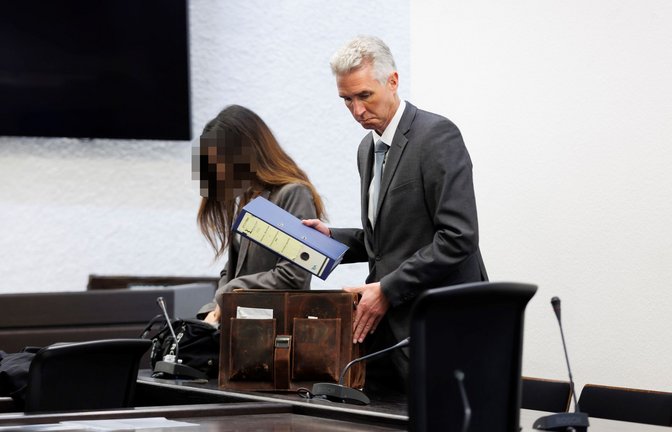 Die Staatsanwaltschaft hatte eine Verurteilung Renners (rechts) wegen sexueller Nötigung einer Kollegin gefordert.<span class='image-autor'>Foto: Lichtgut/Julian Rettig</span>