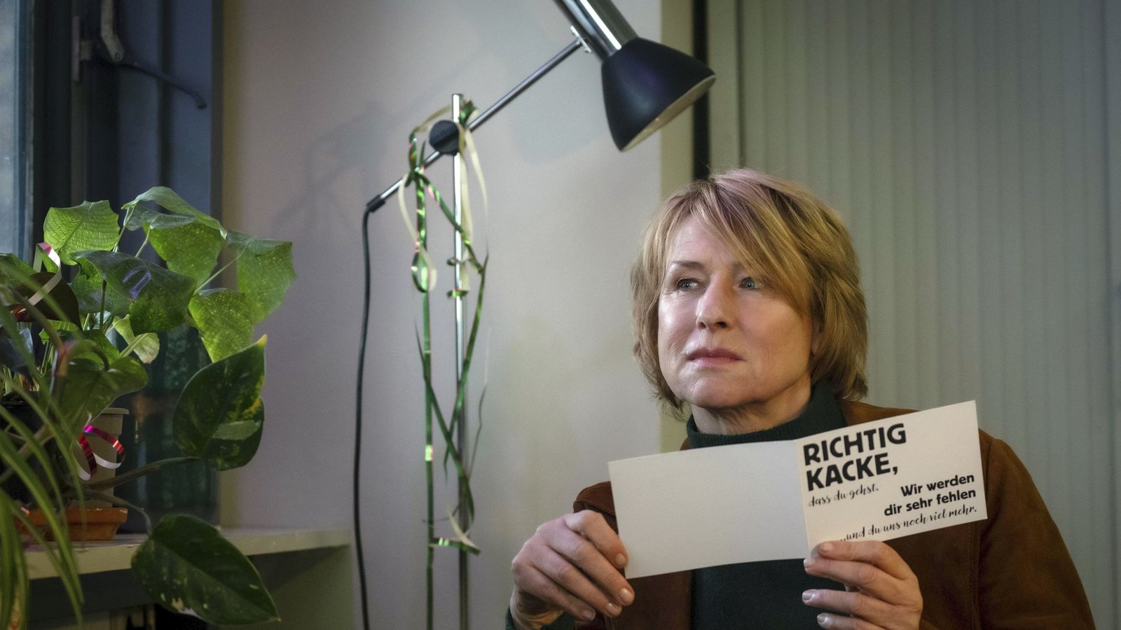Susanne Bonard (Corinna Harfouch, Bild) hat es geschafft: Sie verbringt ihren letzten Tag im Dienst in der Mordkommission des LKA.Foto: rbb/Conny Klein