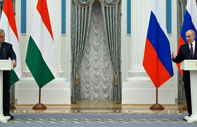 Viktor Orban (links) bei seinem Besuch bei Kremlchef Wladimir Putin. Die EU-Spitzen sind angesichts dieses Alleinganges entsetzt.<span class='image-autor'>Foto: AFP/ALEXANDER NEMENOV</span>