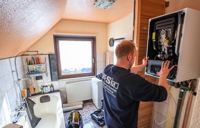 Jeder zweite Haushalt in Deutschland heizt noch mit Gas. Bei Neubauten ist dagegen mit 50 Prozent die Wärmepumpe am beliebtesten; eine Gasheizung wählen nur noch 17 Prozent.<span class='image-autor'>Foto: dpa/Jan Woitas</span>