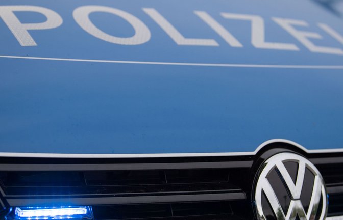 Die Polizei hat bei einer Hausdurchsuchung in Schöntal mehrere Waffen und eine große Anzahl Munitio gefunden.<span class='image-autor'>Foto: Lino Mirgeler/dpa</span>