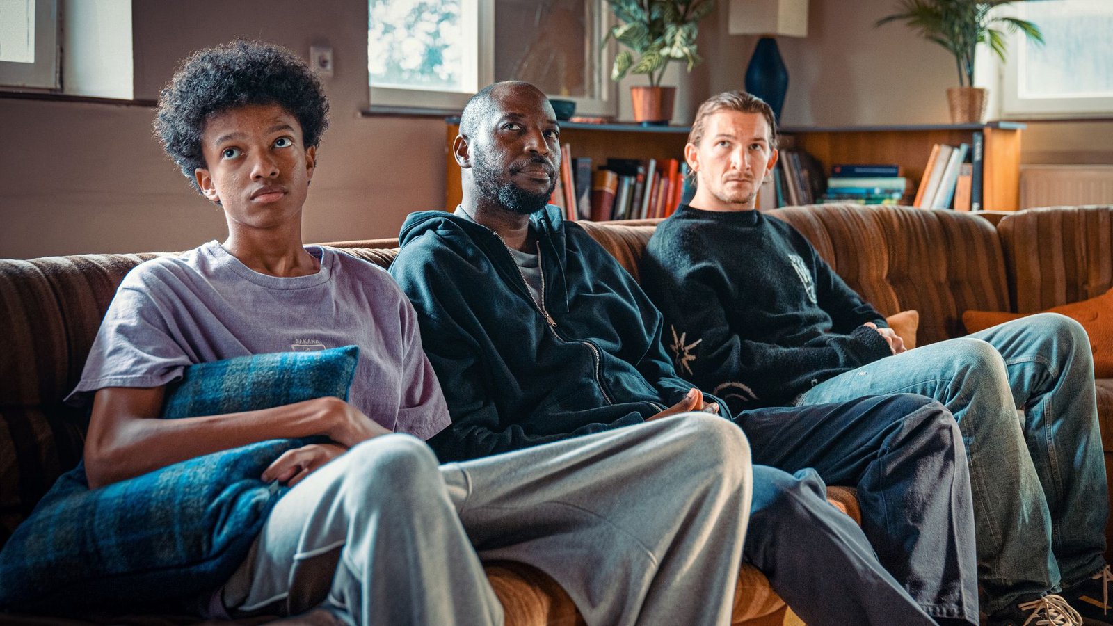 Yacouba Diabate (Rolle: Oki Okotho Sialo), Ayo Aloba (Rolle: Femi Olaifa), Augustin Groz (Rolle: Simon Rechnik).Foto: ORF/Petro Domenigg