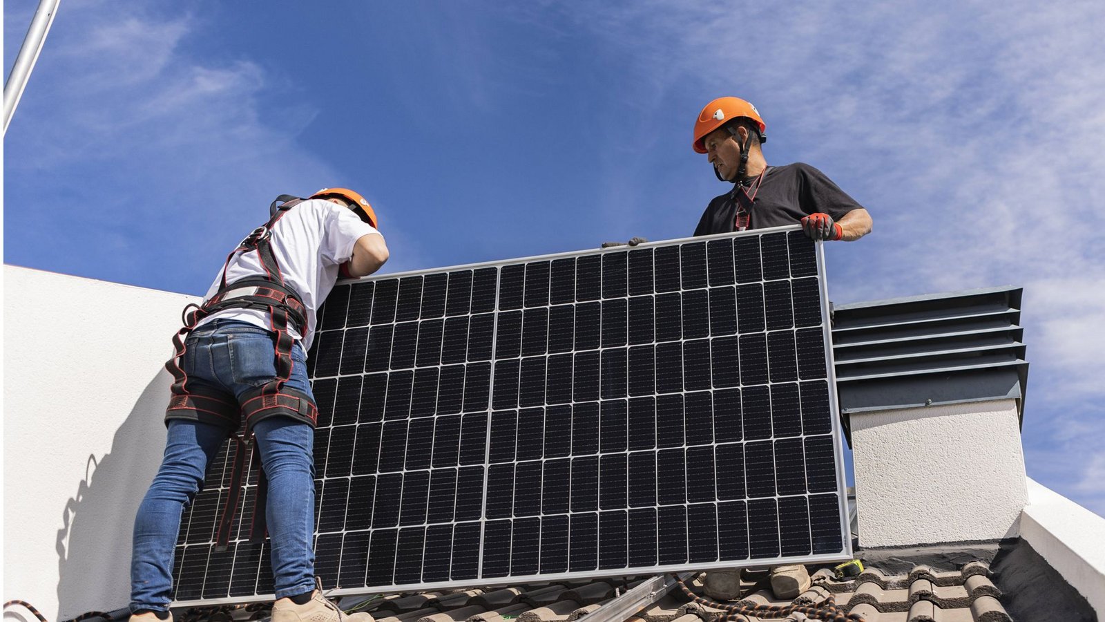 Photovoltaik-Anlagen sind derzeit stark gefragt.Foto: IMAGO/Westend61/IMAGO/Jose Carlos Ichiro Photovoltaik-Anlagen sind derzeit stark gefragt.Foto: IMAGO/Westend61/IMAGO/Jose Carlos Ichiro