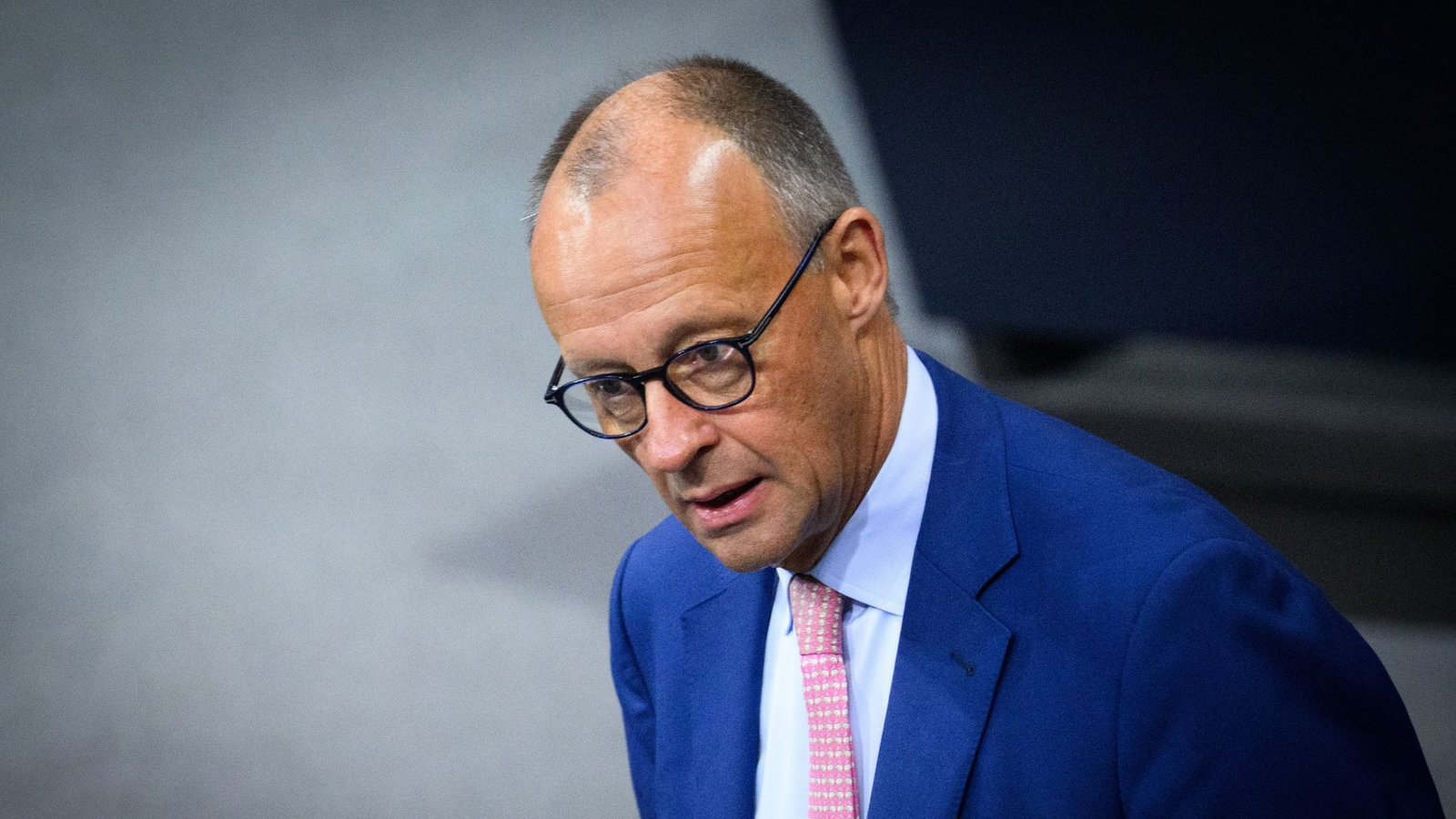 Bundeskanzler Friedrich Merz hat einen Vorstoß in der Debatte über das Bürgergeld gemacht.Foto: Bernd von Jutrczenka/dpa Bundeskanzler Friedrich Merz hat einen Vorstoß in der Debatte über das Bürgergeld gemacht.Foto: Bernd von Jutrczenka/dpa