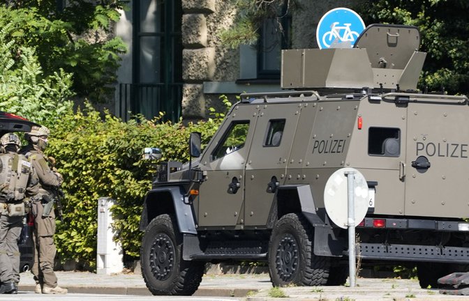 Beamte des Münchener Spezialeinsatzkommandos bereitent sich auf ihren Einsatz beim Terroranschlag vor.<span class='image-autor'>Foto: dpa/Matthias Schrader</span>